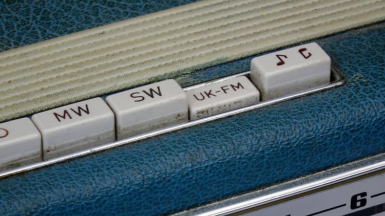 Einfache und ältere Radios können diese Frequenzen empfangen, neue Geräte teils nicht mehr.