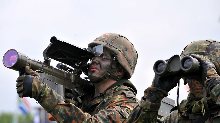 Auch Deutschland entschloss sich schließlich zur Lieferung von Waffen.