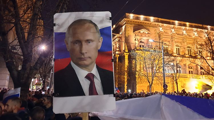 In Belgrad ist Wladimir Putin populär.