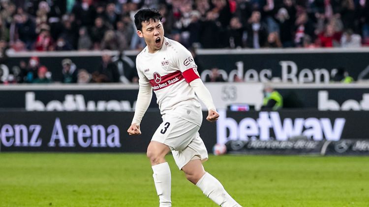 Wataru Endo leitete die erfolgreiche Stuttgarter Aufholjagd ein.