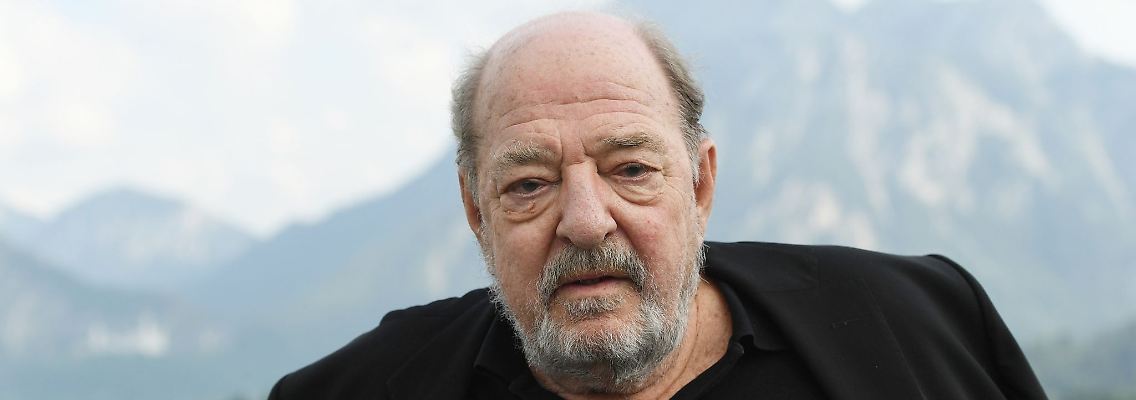 Musikproduzent Ralph Siegel hat mit "Nie wieder Krieg" ein neues Friedenslied komponiert.