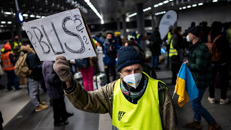 Viele Ukraine-Geflüchtete kommen am Berliner Hauptbahnhof an.