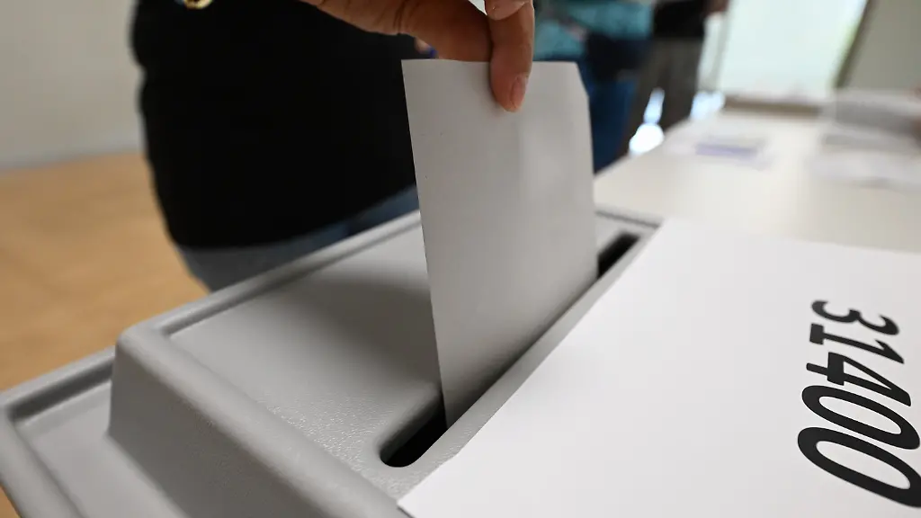 2032f3bea147cb1dcbbc7aab80643c69