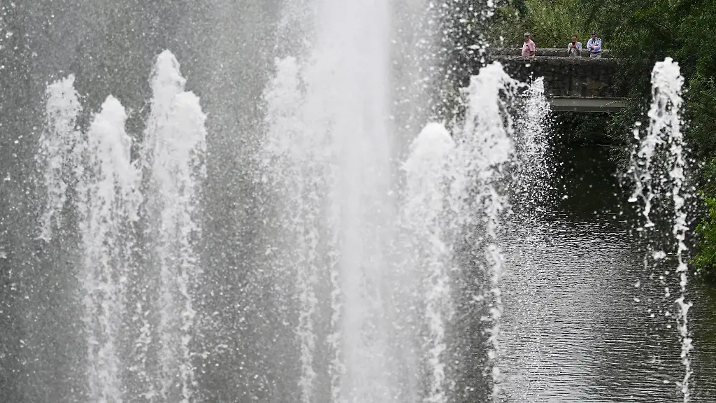 Der-Hochsommer-gibt-in-Hessen-noch-nicht-auf-vorerst-bleibt-es-sehr-warm