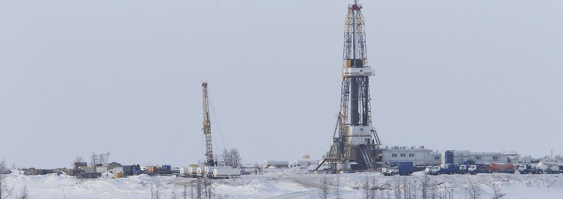 2020-06-24T000000Z_1034354679_RC2TFH9E0SAL_RTRMADP_3_OIL-GLOBAL-RUSSIA.JPG