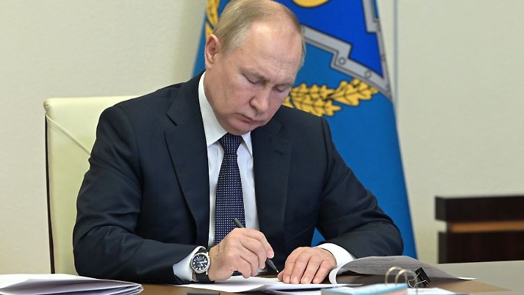 Dekrete im Alleingang: Der russische Präsident Putin im Januar im Kreml. 