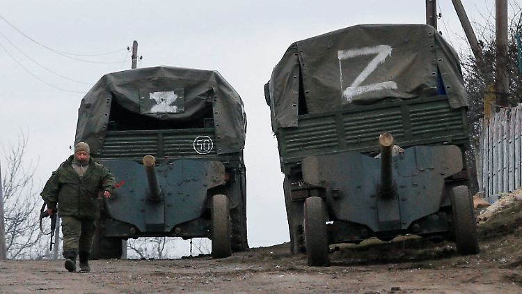 Das "Z" scheint das am häufigsten zu sehende Zeichen auf russischen Militärfahrzeugen in der Ukraine zu sein.