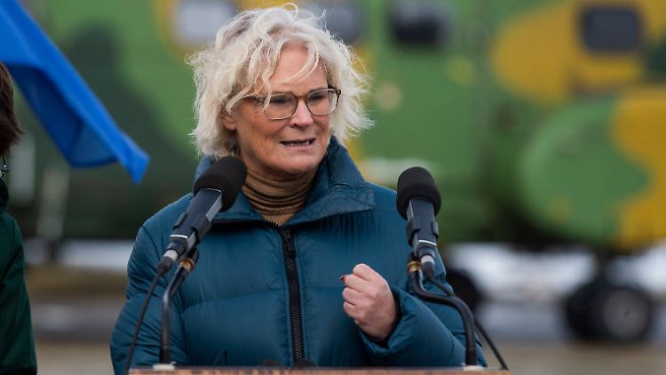 Verteidigungsministerin Lambrecht will weitere Waffenlieferungen Deutschlands an die Ukraine prüfen. Die Bundeswehr dürfe aber nicht geschwächt werden. 