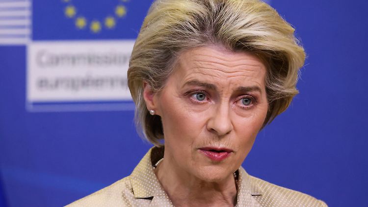 "Nichts ist vom Tisch", sagt Ursula von der Leyen zu neuen Sanktionen.