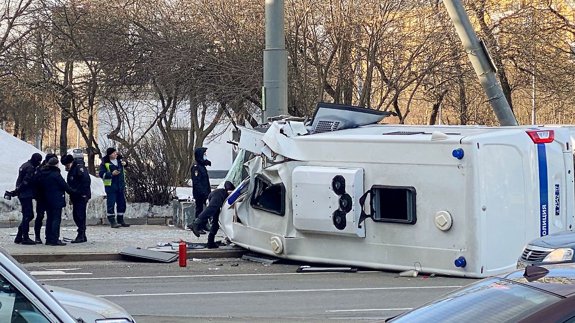 Der verunglückte Gefangenentransporter in Moskau.