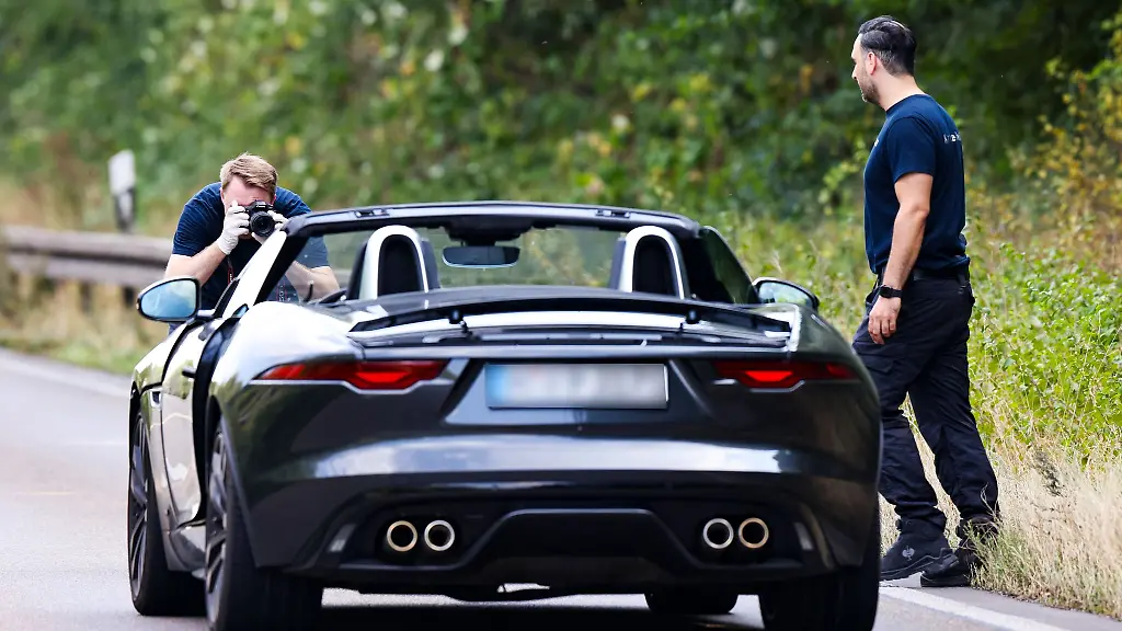 Bei-der-Verfolgung-eines-fluechtigen-Autofahrers-ist-ein-Schuss-aus-der-Dienstwaffe-eines-Polizisten-abgegeben-worden