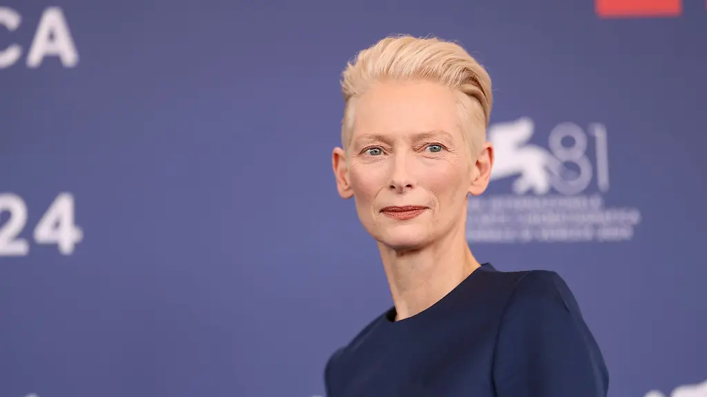 Tilda-Swinton-hat-in-Venedig-ueber-ihre-Bewunderung-fuer-Pedro-Almodovar-gesprochen