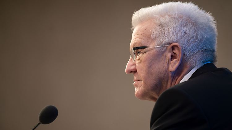 In Hinsicht auf die Windkraft spricht Kretschmann von einer "völligen Überbürokratisierung".