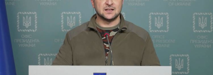 Der ukrainische Präsident Wolodymyr Selenskyj befindet sich weiterhin in der ukrainischen Hauptstadt Kiew.