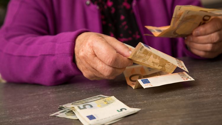 Der durchschnittliche Bruttobedarf liegt derzeit bei 851 Euro im Monat.