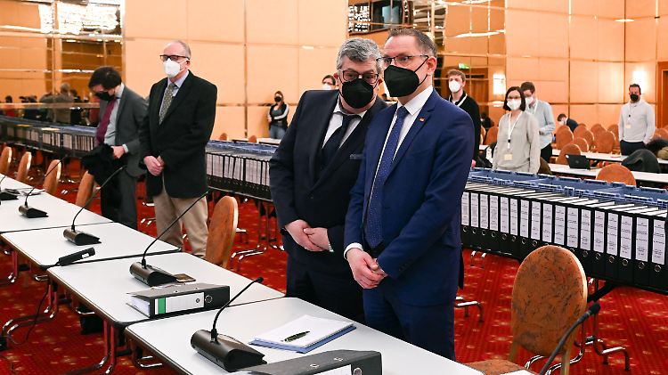 AfD-Parteichef Chrupalla versucht vor Gericht, die Beobachtung durch den Verfassungsschutz abzuwenden.