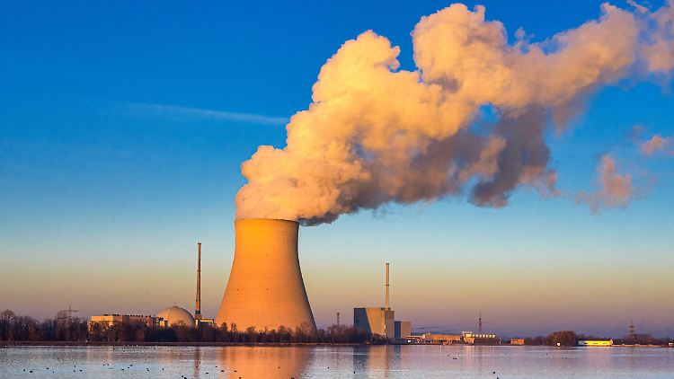 Isar 2 gehört zu einem von drei Atomkraftwerken, die derzeit in Deutschland noch in Betrieb sind.