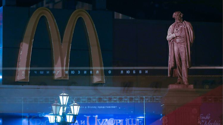 McDonald's eröffnete seine erste Filiale in Moskau noch bevor der Eiserne Vorhang endgültig fiel.