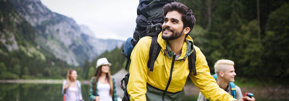 Wanderkleidung: Die Outdoor-Mode sollte bequem, funktional und atmungsaktiv sein.