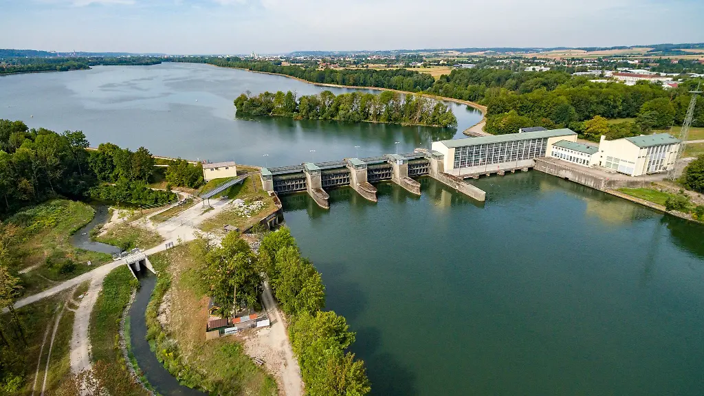 Rund-85-Wasserkraftwerke-an-Isar-Lech-Donau-und-Main-will-der-Freistaat-ueber-sogenannte-Heimfallrechte-von-Uniper-zurueckkaufen-Darunter-auch-das-Kraftwerk-Altheim-an-der-Isar