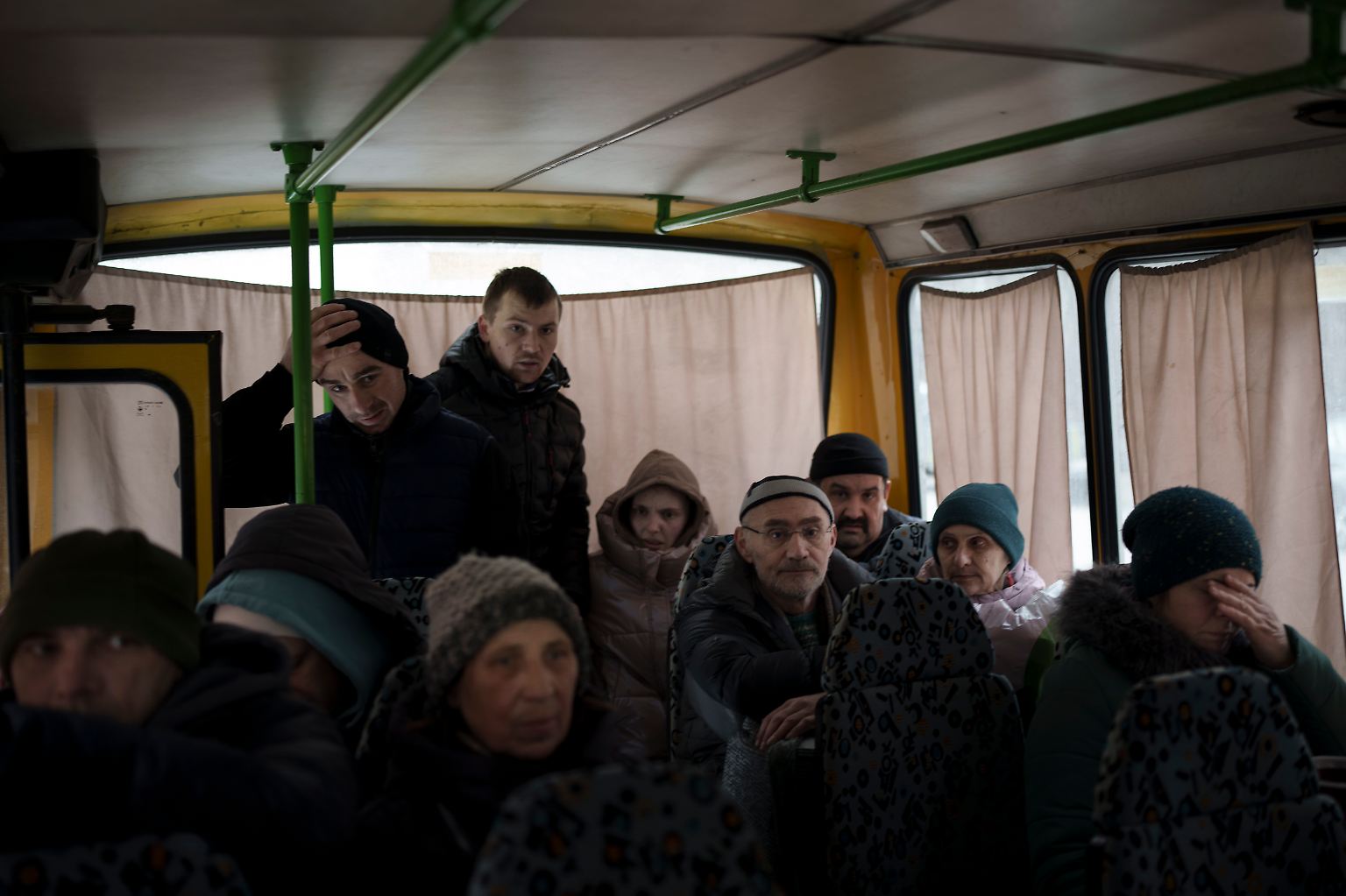 Knapp zwei Wochen nach Beginn des Krieges werden in der Ukraine weitere Zivilisten aus den von russischen Truppen belagerten Städten evakuiert.