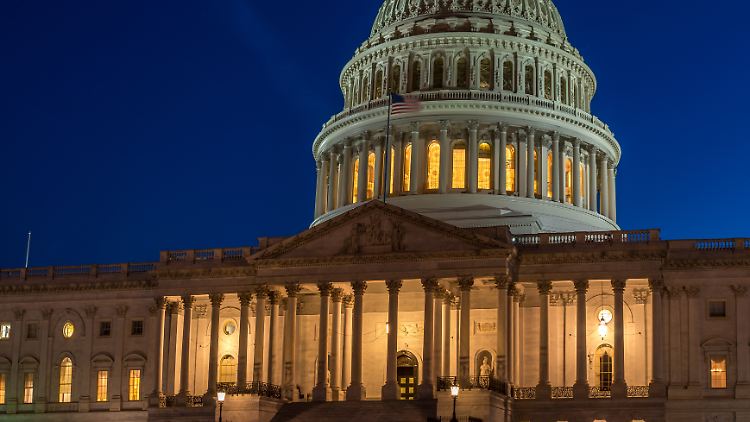 Erst am späten Abend kam die Einigung auf den Etat im US-Repräsentantenhaus zustande.