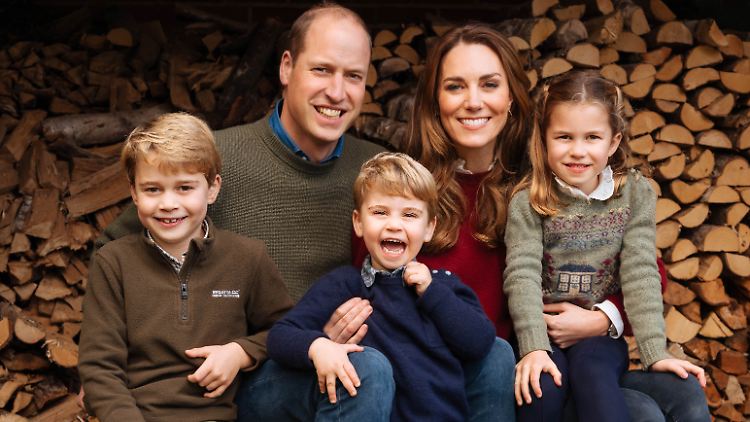 Auch die Royals müssen viele Fragen beantworten: Prinz William und Herzogin Kate mit ihren Kindern George, Louis und Charlotte (v.l.).
