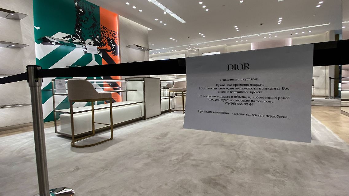 Ein geschlossener Dior-Laden in Moskau