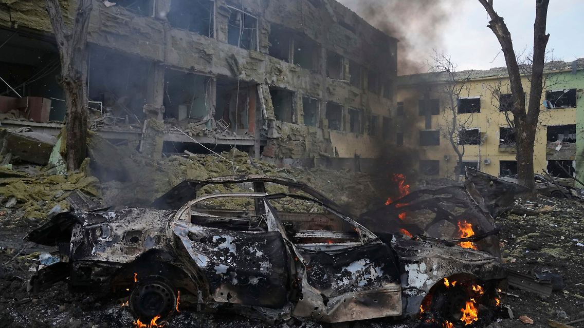 Dauerbeschuss und weder Strom noch Wasser: In Mariupol ist die Lage verzweifelt.