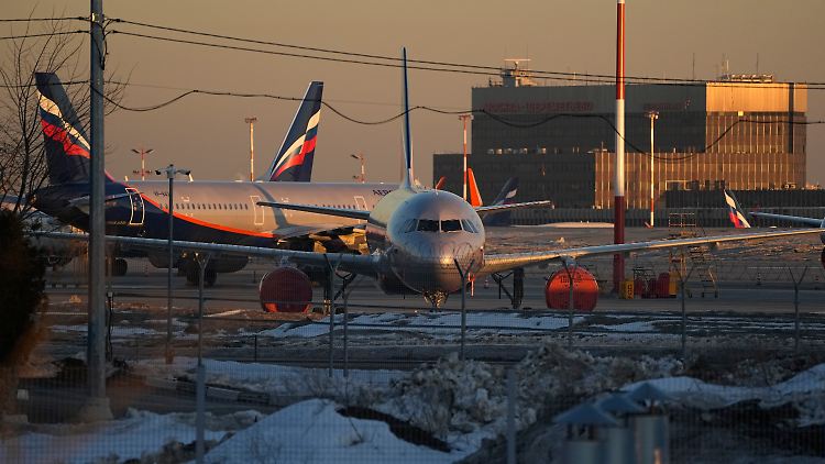 Mehr als 500 Flugzeuge mit einem Wert von schätzungsweise 10 Milliarden Dollar sind nach dem Einmarsch in die Ukraine im Februar 2022 in Russland gestrandet.
