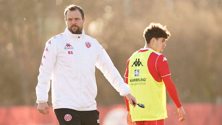 Bo Svensson fehlen die Spieler.