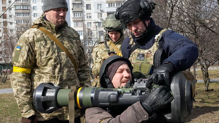 Die Verteidiger Kiews bereiten sich auf eine Großoffensive der russischen Armee in den kommenden Tagen vor. 