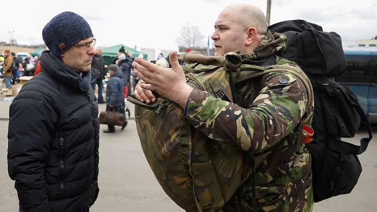 Russland rät den Kämpfern aus anderen Ländern, sie sollten vorher "siebenmal nachdenken".