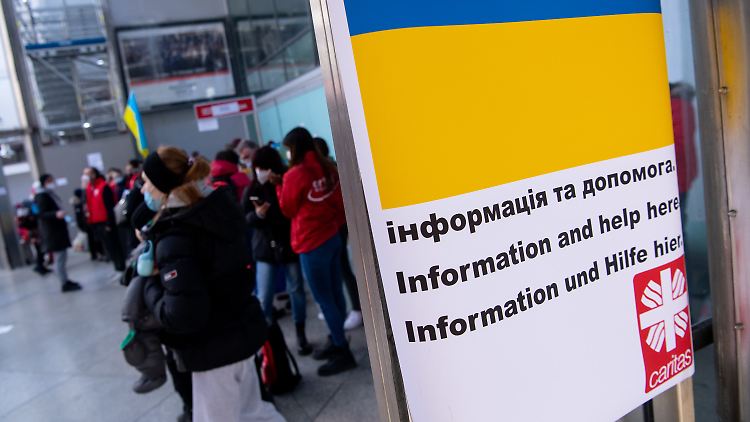 Flüchtlingszentrum am Münchner Hauptbahnhof: Täglich kommen Tausende Menschen aus dem Kriegsgebiet auch in Deutschland an.