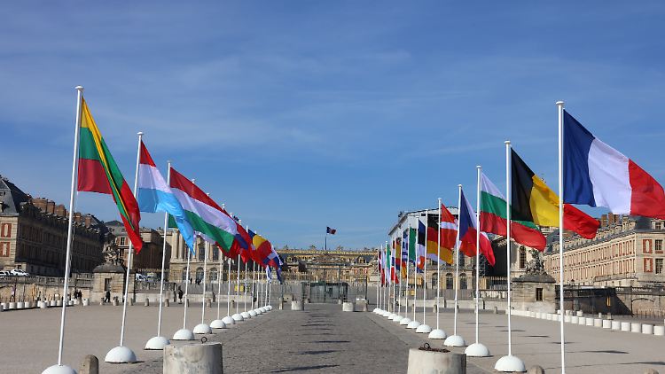So schnell wird die Flagge der Ukraine nicht zu den 27 der EU-Mitglieder gehören.