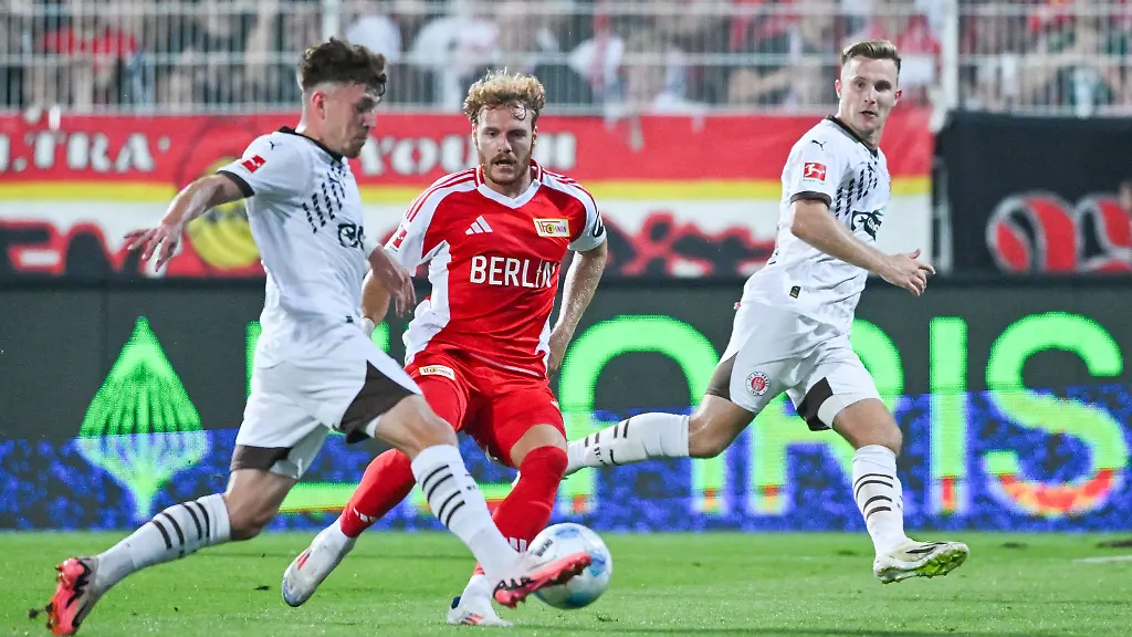 St-Paulis-Philipp-Treu-l-und-Johannes-Eggestein-r-versuchen-Unions-Yorbe-Vertessen-auszuspielen