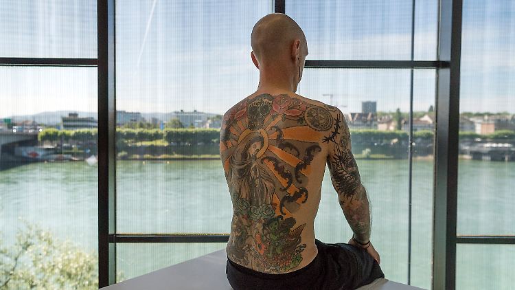 Tim Steiner in Basel: "Ich bin das Werk, Wim ist der Künstler."