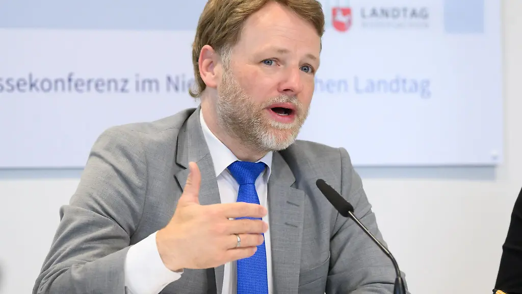 Niedersachsens-Finanzminister-Gerald-Heere-Gruene-erwartet-grosse-Diskussionen-zwsichen-Laendern-und-dem-Bund