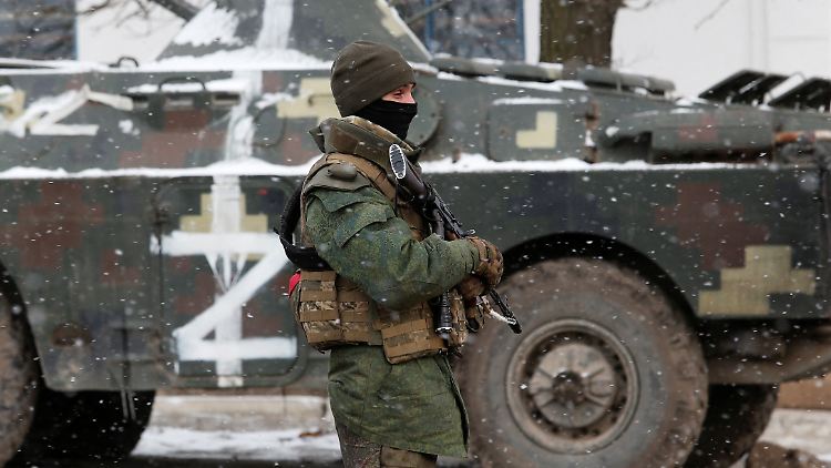 Militärexperten rätseln, wie die Russen ihren misslungenen Start in den Angriffskrieg noch aufholen wollen. 