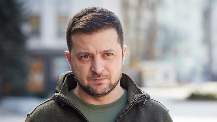 Der ukrainische Präsident Wolodymyr Selenskyj appelliert an die EU und die USA mehr für sein Land zu tun. 