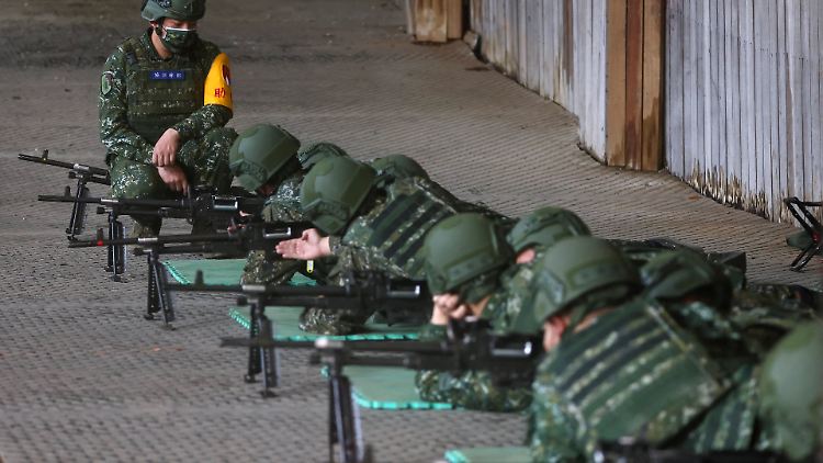 Reservisten sollen sieben bis 14 Tage im Jahr trainieren, um auf mögliche Angriffe vorbereitet zu sein.