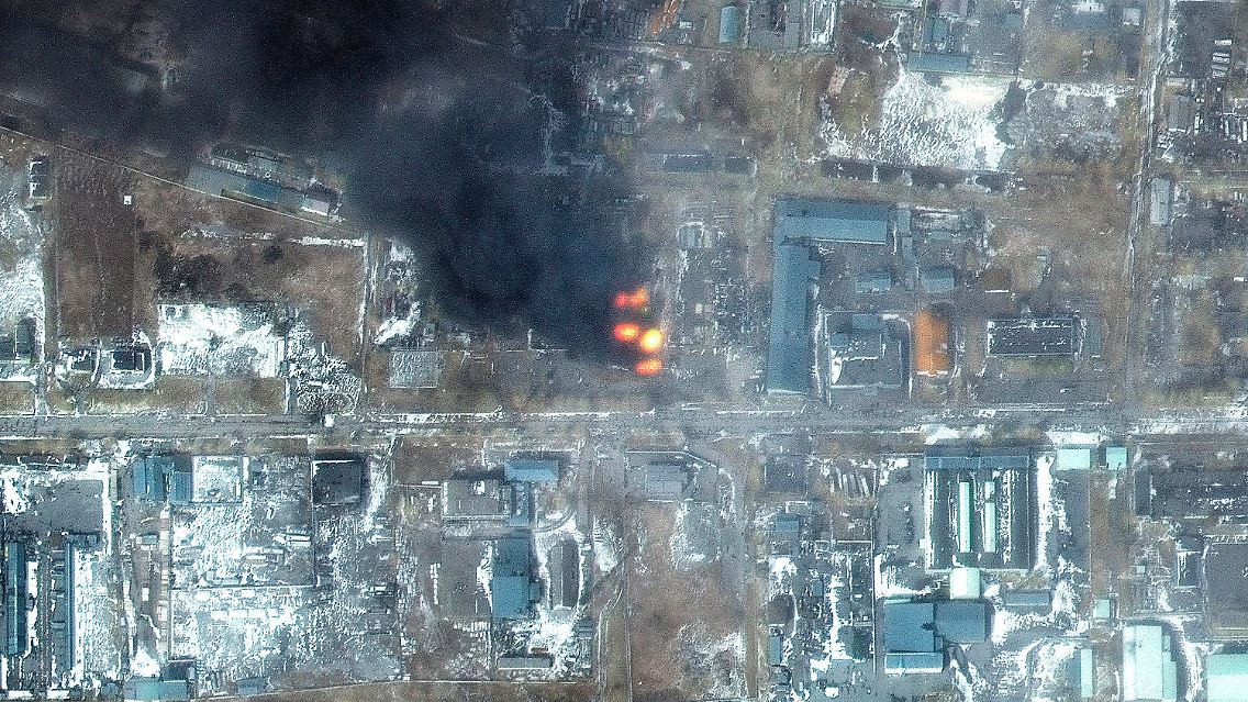 Das Bild zeigt ein ehemaliges Industriegebiet in Mariupol.