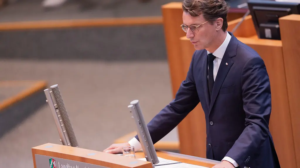 NRW-Ministerpraesident-Wuest-sieht-den-Anschlag-von-Solingen-als-einen-Wendepunkt