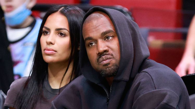 Könnte nicht glücklicher aussehen: Kanye West mit seiner neuen Flamme Chaney Jones.