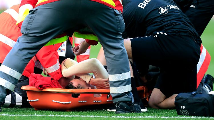 Wirtz hat Schmerzen - und einen langen Weg zum Comeback.