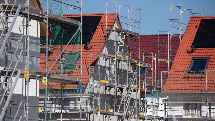 Für Neubauten gilt eine Gewährleistungspflicht von fünf Jahren.