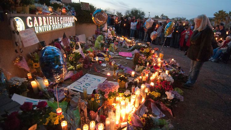 Trauer vor dem Büro von Giffords in Tucson.