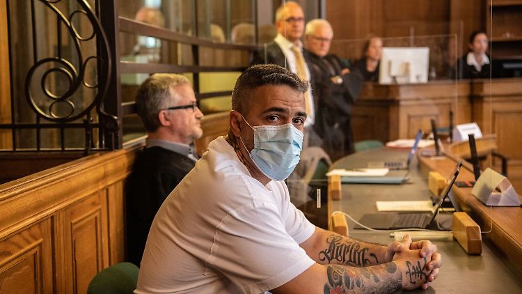 Anis Mohamed Youssef Ferchichi, bekannt als Rapper Bushido, zu Beginn des Prozesses.
