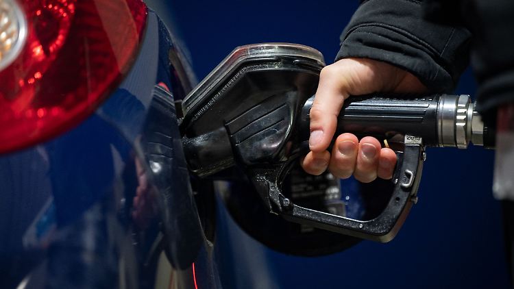 Diesel hat sich seit Kriegsbeginn um gut 64 Cent verteuert, Super E10 um fast 45 Cent.