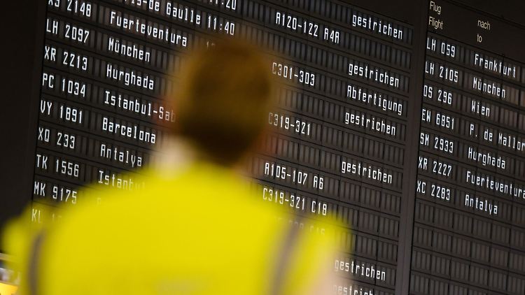  Eigentlich gilt ein Streik des Flughafenpersonals als außerordentlicher Umstand ...